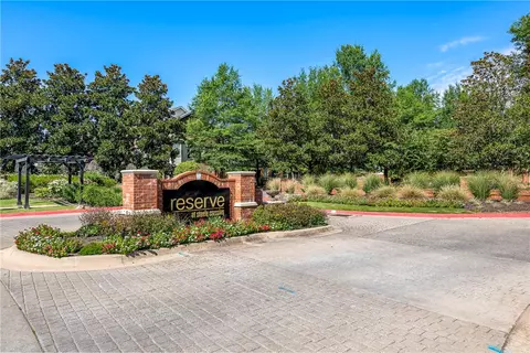 4254 NE Meadow Creek Cir #208, Fayetteville, AR 72703