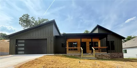 53 Berkshire Dr, Bella Vista, AR 72714