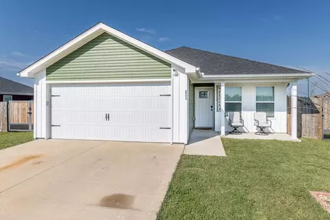 800 S Parrot Ln, Siloam Springs, AR 72761