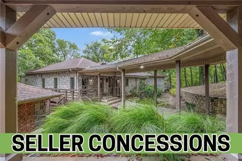 10 Spring Valley Rd, Bentonville, AR 72712