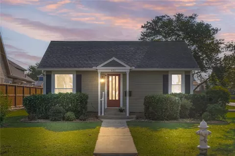 621 S 5th St, Rogers, AR 72756