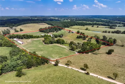 11052 Bredehoeft Rd, Gentry, AR 72734