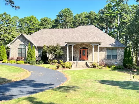 41 Forest Rd, Russellville, AR 72802