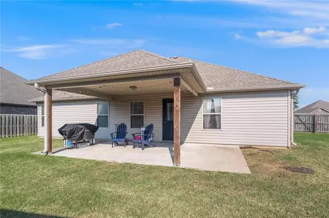 Exterior - 7307 Devonshire Ave, Springdale, AR 72762 photo 2 of 3