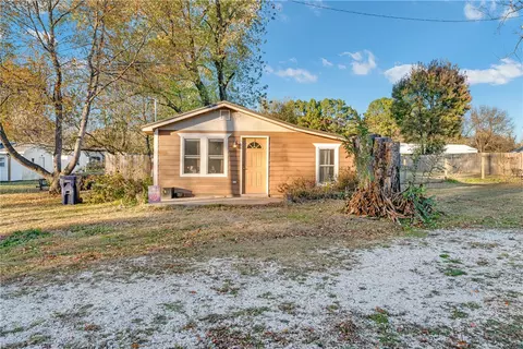 606 12 E Buchanan St, Prairie Grove, AR 72753