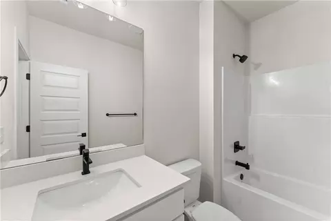 Bath - 3887 Tranquility St, Springdale, AR 72764 photo 5 of 9