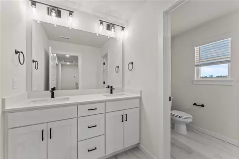 Bath - 3887 Tranquility St, Springdale, AR 72764 photo 6 of 9