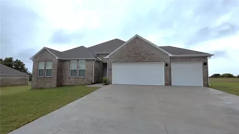 2908 Hattie Ln, Springdale, AR 72745