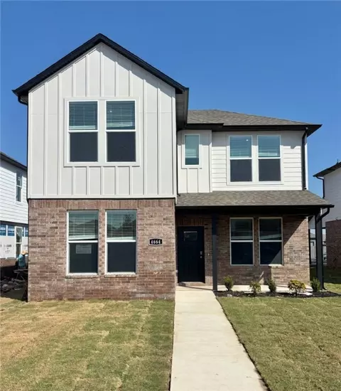 4664 W Aurora St, Fayetteville, AR 72704