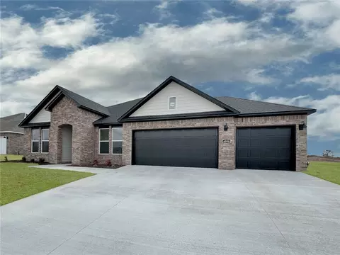 8004 E Sugarloaf St, Siloam Springs, AR 72761