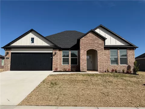 406 W Taverner Xing, Farmington, AR 72730