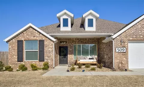 509 N Yona Ln, Farmington, AR 72730