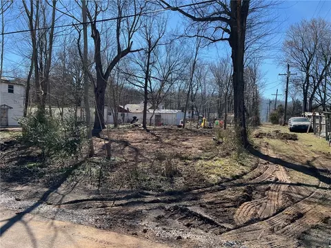 221 W Moffit St, Sulphur Springs, AR 72768