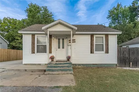 1015 Mill St, Springdale, AR 72764