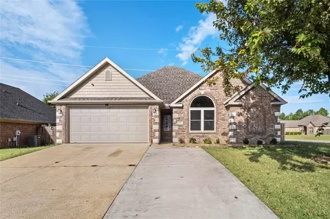 746 Westbury St, Springdale, AR 72762