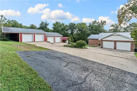 23 Pack Rd, Noel, MO 64854