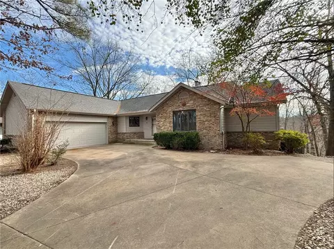 6 Neffwood Ln, Bella Vista, AR 72715