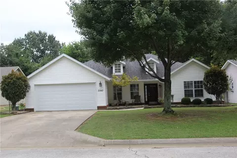 2547 W Arthur Hart St, Fayetteville, AR 72703