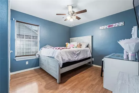 Bedroom - 1258 Apache Trl, Springdale, AR 72764 photo 2 of 2