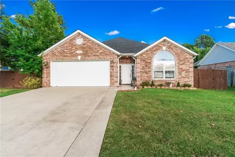Exterior - 1258 Apache Trl, Springdale, AR 72764 photo 1 of 8