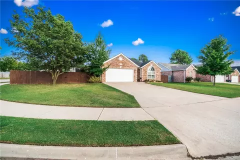 1258 Apache Trl, Springdale, AR 72764