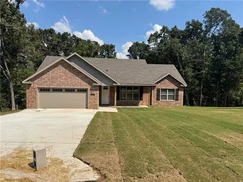 2 Boreland Cir, Bella Vista, AR 72715