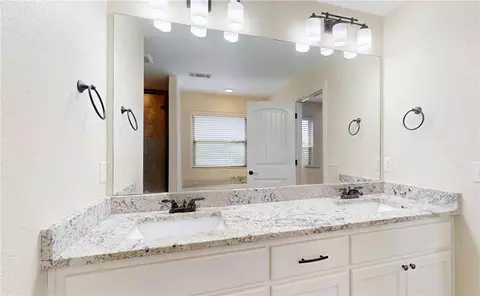 Bath - 751 Tamarron Dr, Centerton, AR 72719 photo 2 of 4