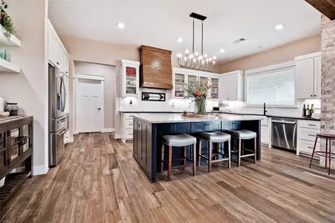 10025 Bunch Cir, Gravette, AR 72736 photo 5