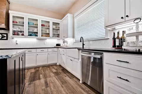 10025 Bunch Cir, Gravette, AR 72736 photo 6