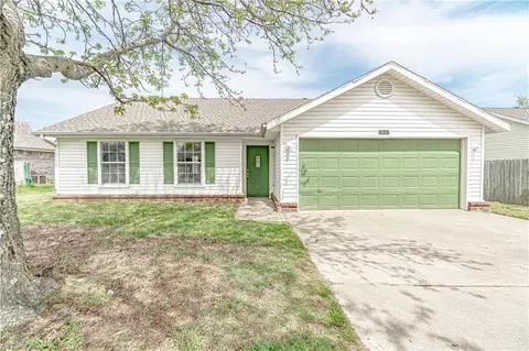 816 Michael St, Centerton, AR 72719