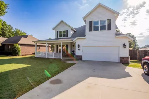 505 N Oakwood St, Lowell, AR 72745