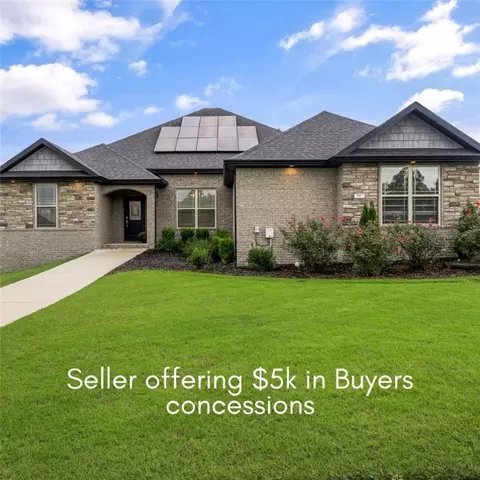 201 Doral Dr, Cave Springs, AR 72718