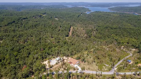 21480 Cavern Dr, Rogers, AR 72756