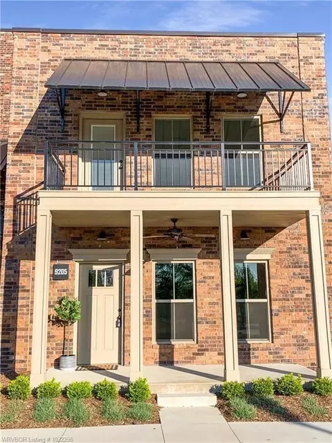 9205 Ra Young Jr Dr, Fort Smith, AR 72916