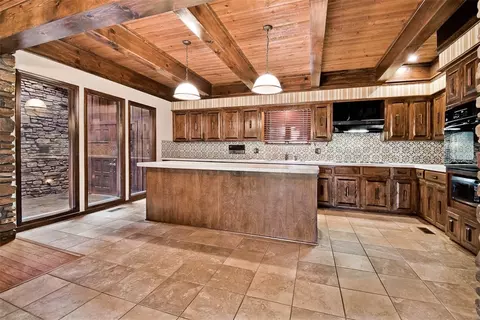 Kitchen - 205 Suttle Dr, Springdale, AR 72764 photo 2 of 4