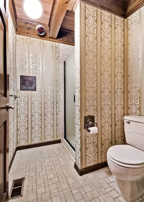 Bath - 205 Suttle Dr, Springdale, AR 72764 photo 2 of 4