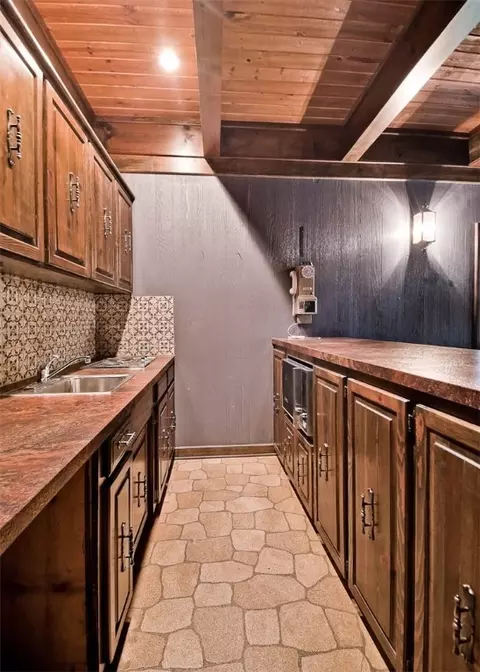 Kitchen - 205 Suttle Dr, Springdale, AR 72764 photo 4 of 4