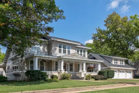 403 E University St, Siloam Springs, AR 72761