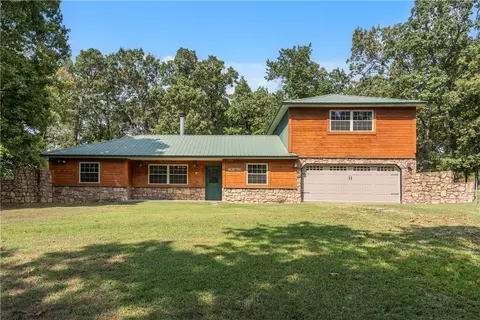 15258 Shipe Rd, Gravette, AR 72736