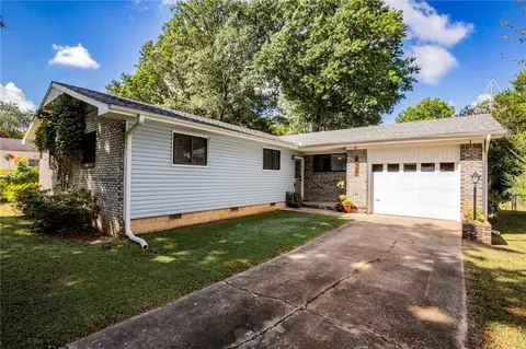 2027 Erstan Ave, Fayetteville, AR 72703