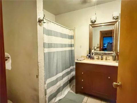 Bath - 1989 Patton Ln, Harrison, AR 72601 photo 2 of 2