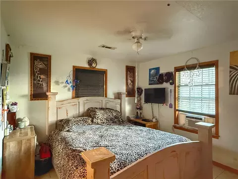Bedroom - 1989 Patton Ln, Harrison, AR 72601 photo 2 of 5