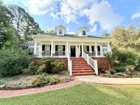 211 Hickory Hills Dr, Russellville, AR 72802