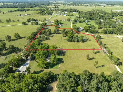 13096 Dow Rd, Gravette, AR 72736