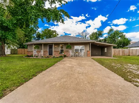 910 SW Tater Black Rd, Bentonville, AR 72712