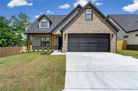 2333 W Seminole Dr, Rogers, AR 72758