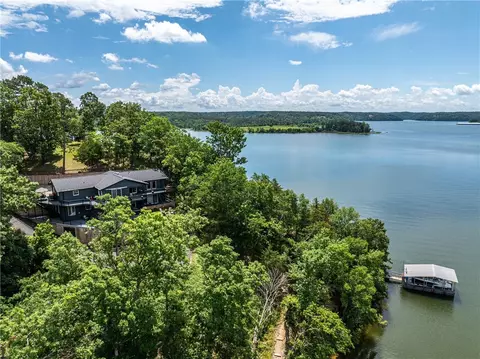 8691 Spruce Dr, Rogers, AR 72756
