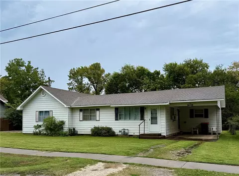 210-212 N Main Ave, Lincoln, AR 72744