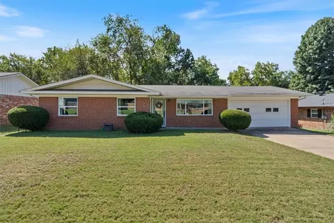 209 Sanders Ave, Springdale, AR 72764