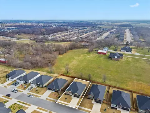 721 Marianne St, Bentonville, AR 72713